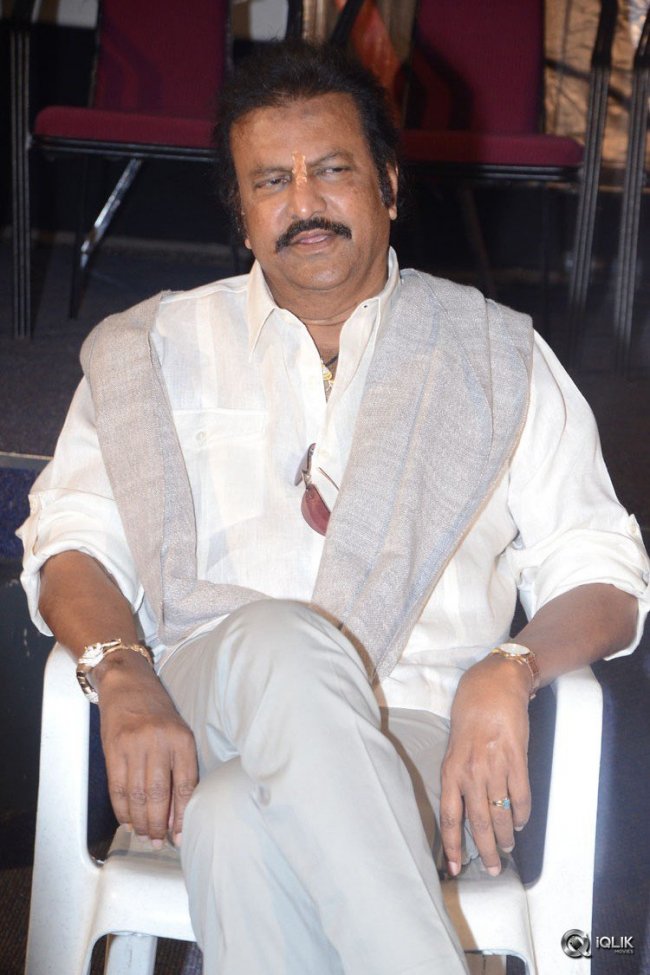 Gayatri-Movie-Pressmeet-Stills